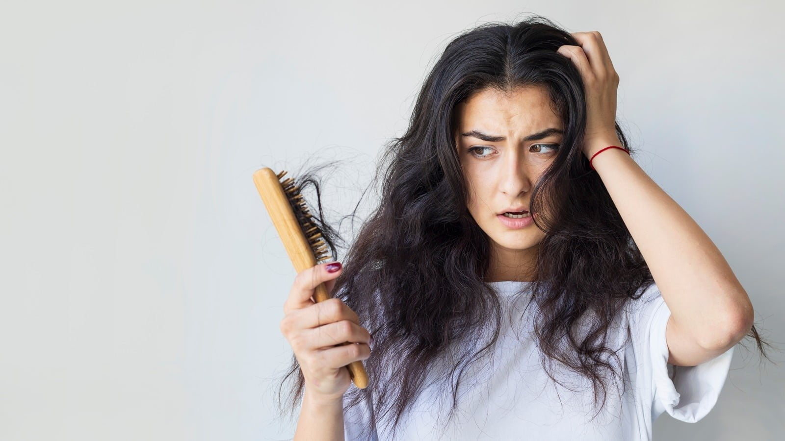 Causes of Hair Loss in Women and Treatment Options 5 l intro 1674748551